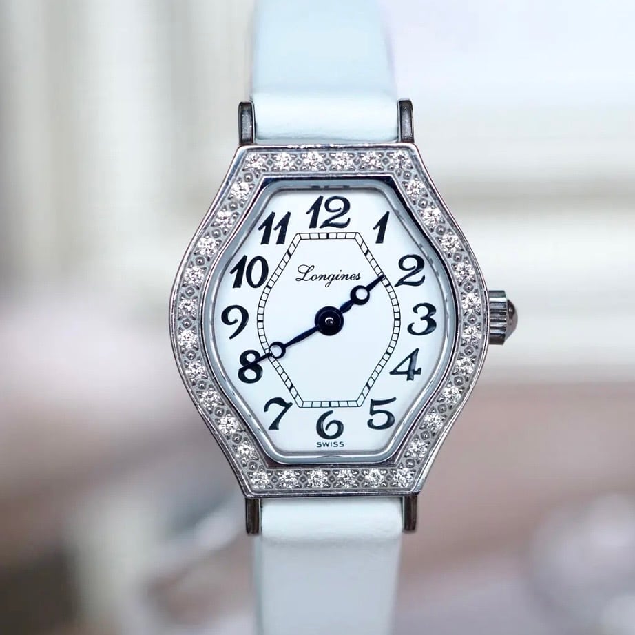 1年保証ロンジン LONGINES レ・ラヴィソント 腕時計 ダイヤベゼル ステンレススチール  中古 楽天市場】【中古】ロンジン レ・ラヴィソント L5.182.0 オーバル