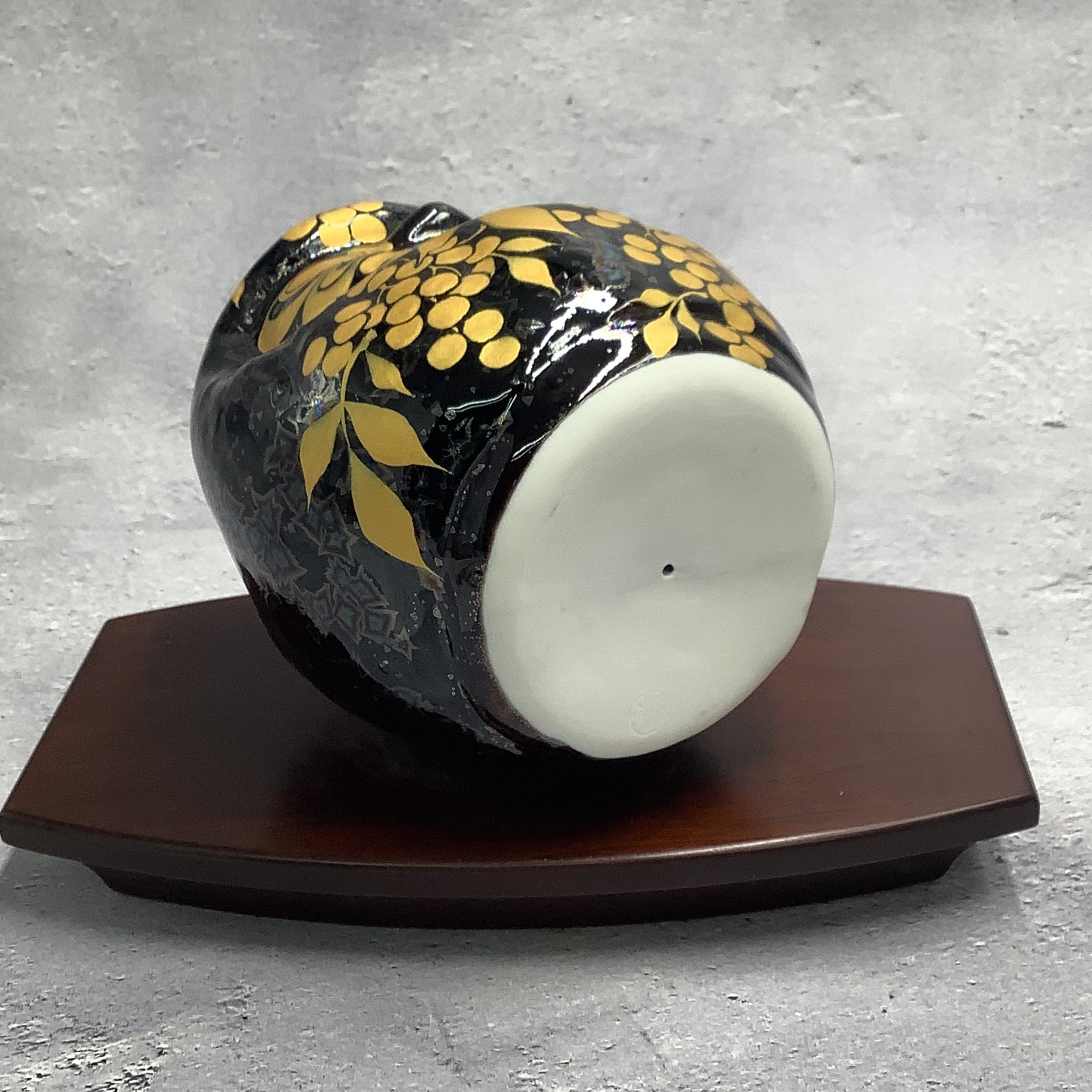 新作】達磨 ダルマ （中）星結晶（黒）×金彩 南天 置物オブジェ | 京焼