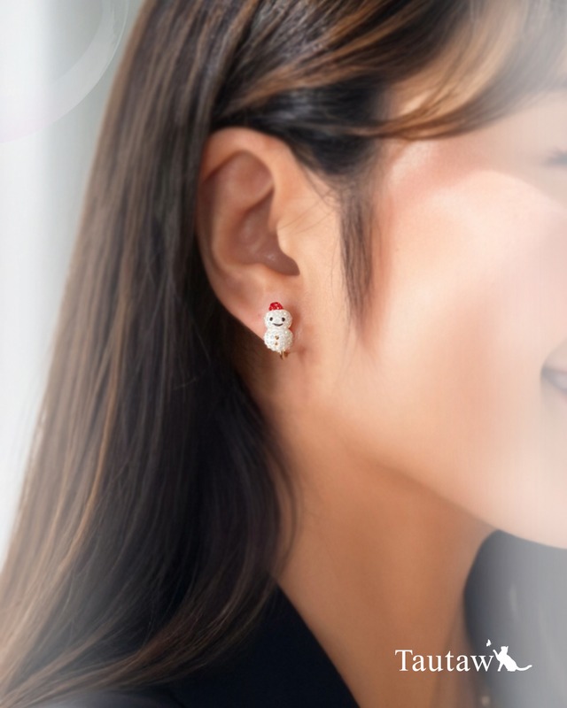 【赤い帽子の雪だるま】ピアス・イヤリング｜プレシオサ使用 受注生産