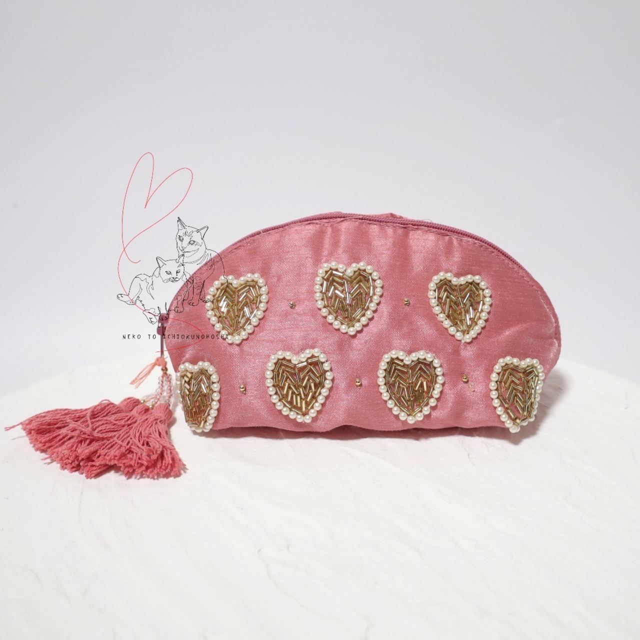 ビジュー＆刺繡ポーチ　ハート♡ピンク