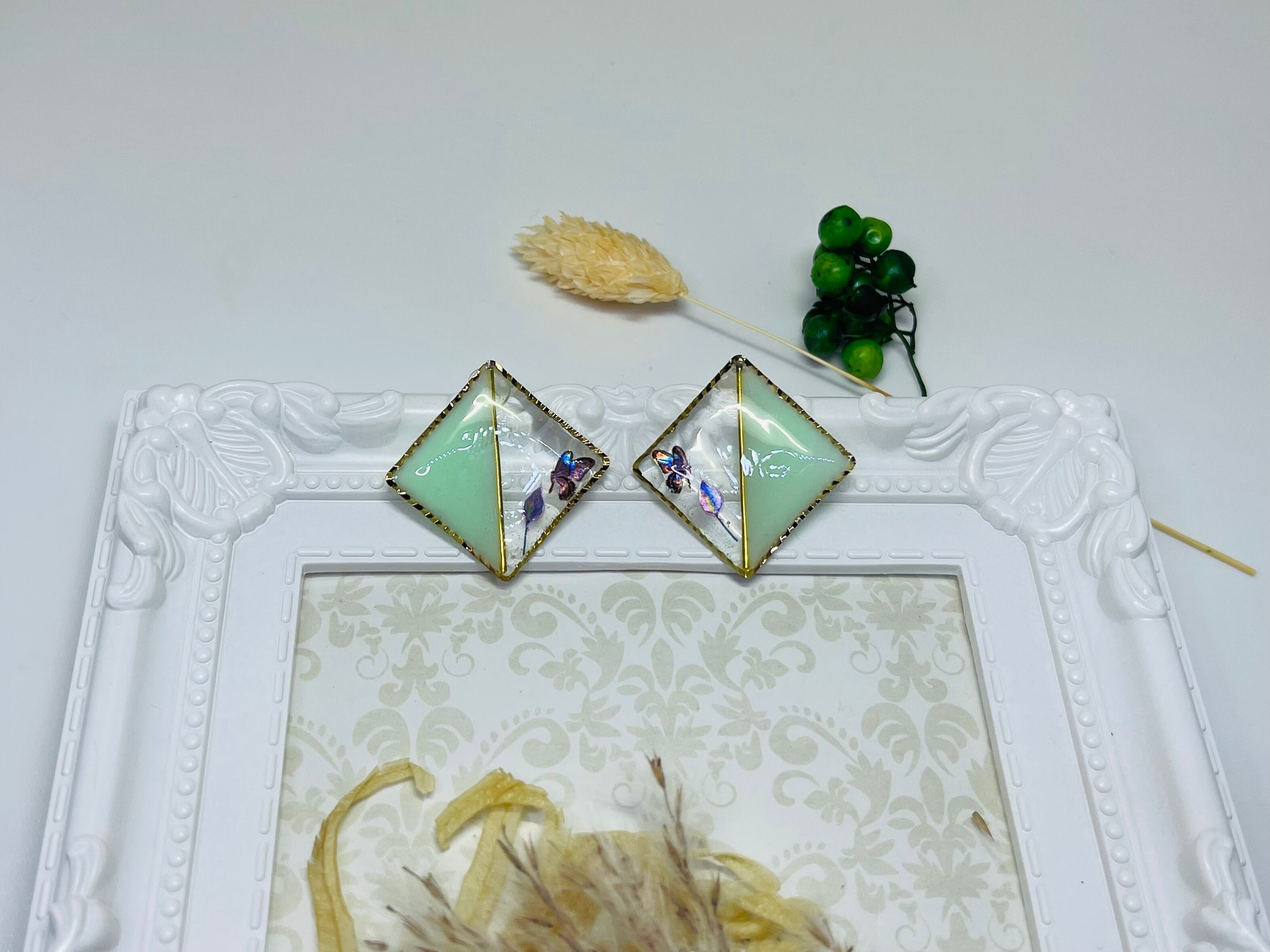 ころころ クマちゃん かすみ草 レジン ハート パール じゃらじゃら ピアス