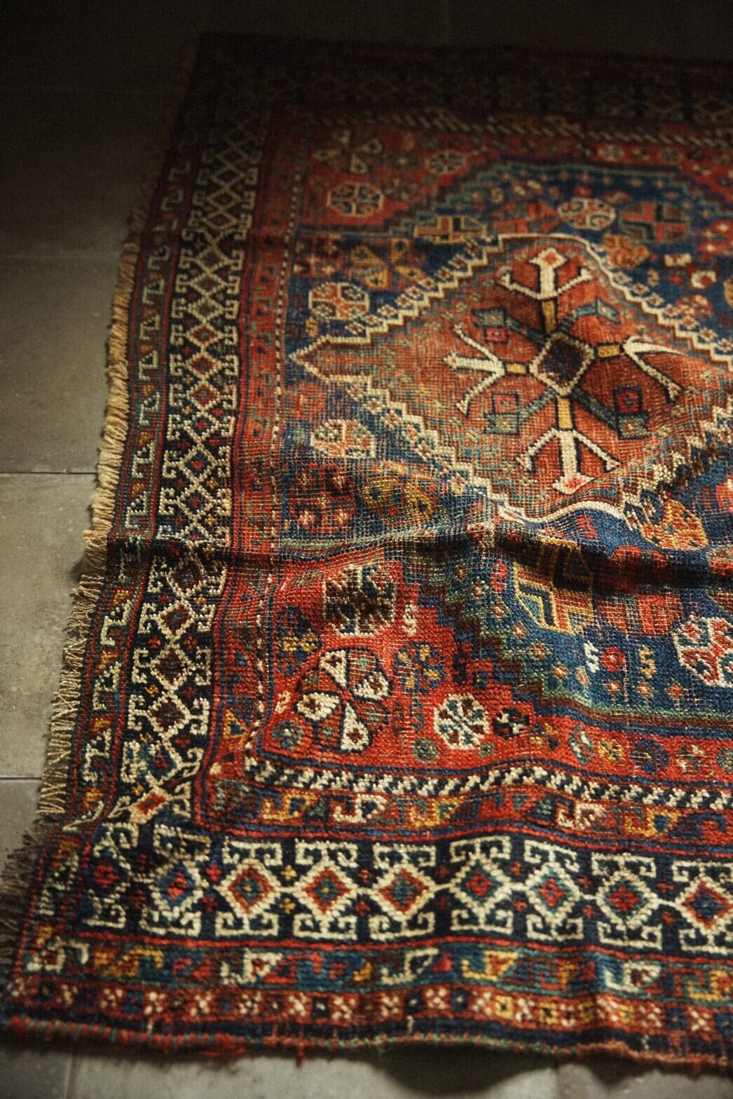 809 -Semi Antique Khamse rug | 手織りのヴィンテージラグ専門店