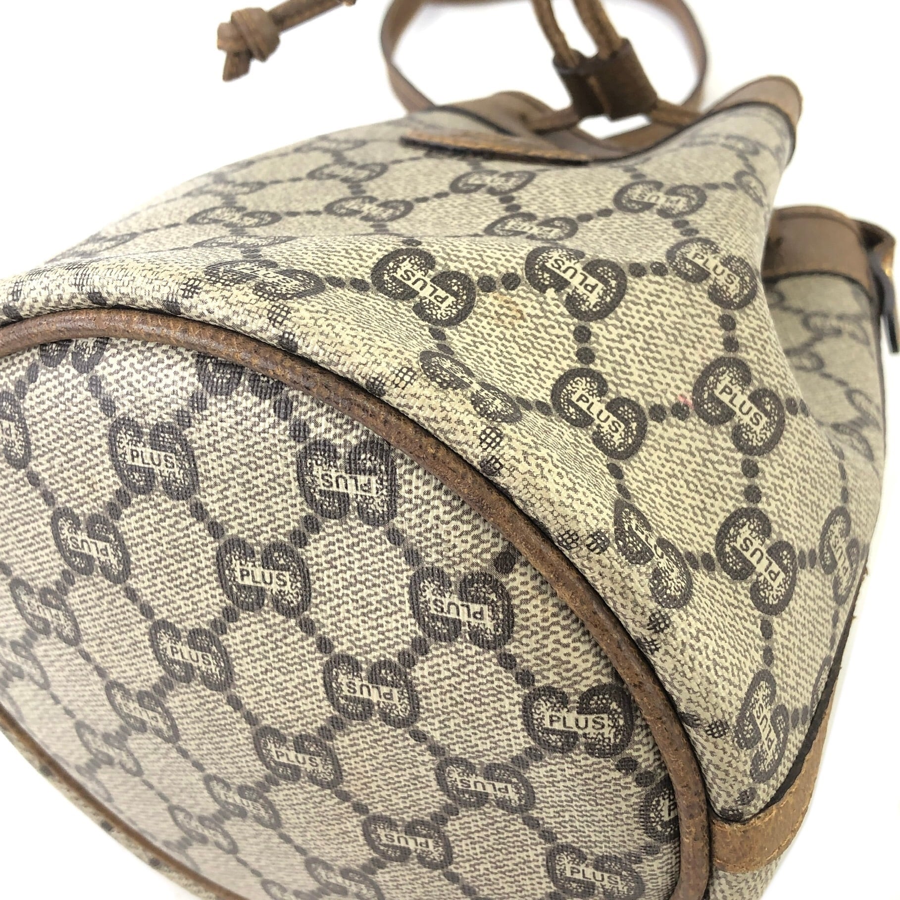 GUCCI グッチ GGプラス ロゴ型押し 巾着 ドローストリング ミニ GUCCI グッチ GGプラス ロゴ型押し 巾着 ドローストリング ミニ