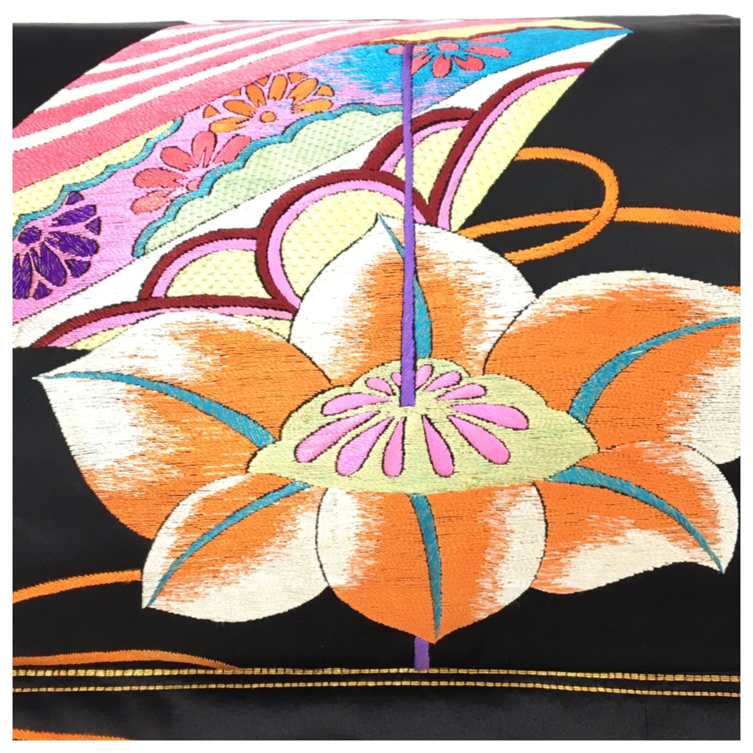 アンティーク名古屋帯 刺繍の花模様 上質 黒地 大正ロマン 正絹 No.7 