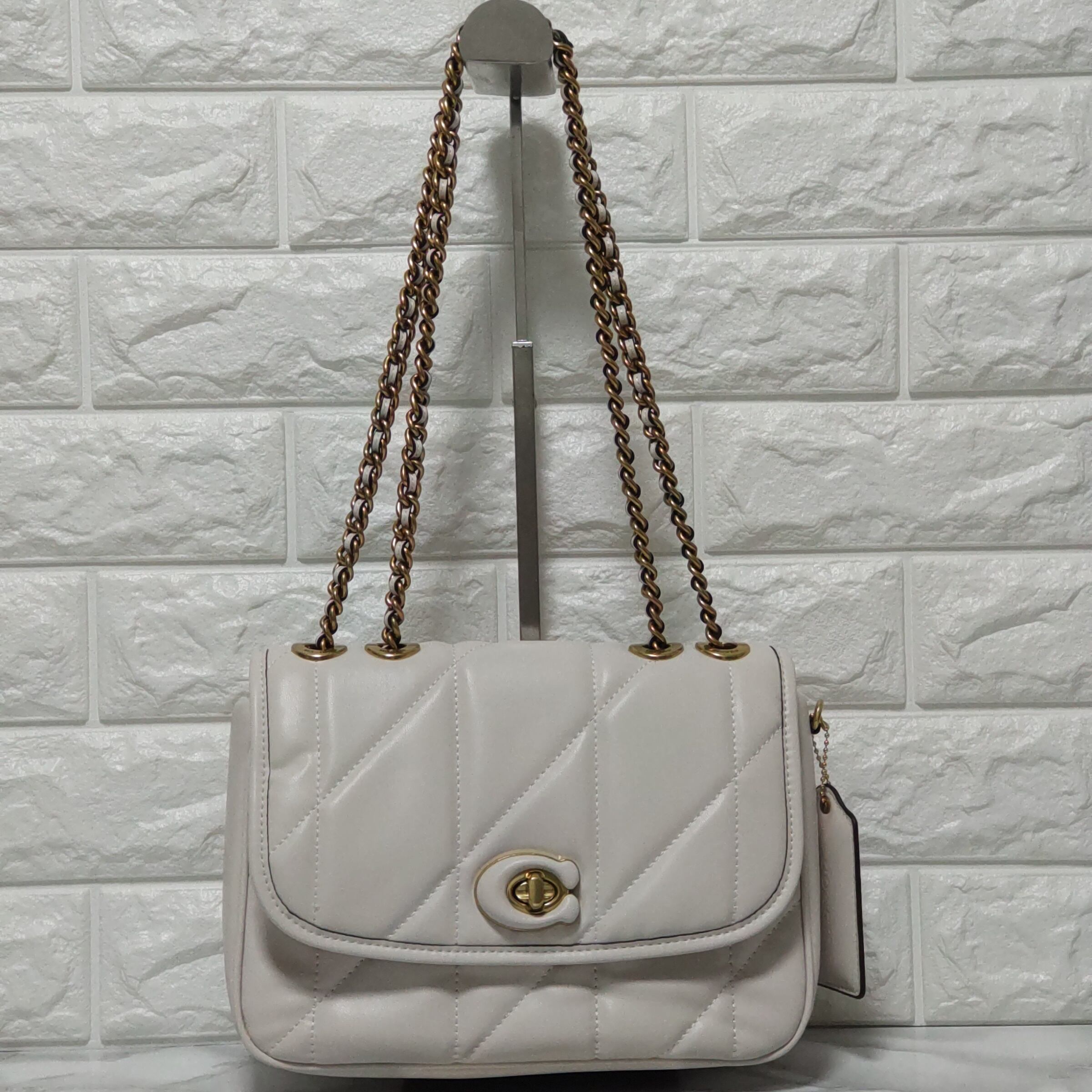 COACH コーチ ピロー マディソン ショルダー バッグ チョーク ホワイト 