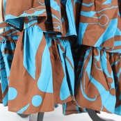 フラダンス 衣装 ワンピース ドレス ブラウン系 MAPUANA フラ ダンス フリル 茶 ターコイズブルー系 レフア柄 花柄 ハワイアン アロハ かわいい 華やか ハワイアンプリント ブルー系