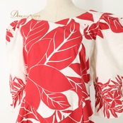 フラダンス 衣装 T&L MUUMUU FACTORY ムームーファクトリー ワンピース ドレス ホワイト系 ティアレ柄 花柄 植物柄 ハワアインプリント ハワイアン アロハ フラ ダンス レッスン 練習 ハワイアンダンス フレアスカート 白 赤 レッド系 華やか 鮮やか かわいい おしゃれ アシンメトリー