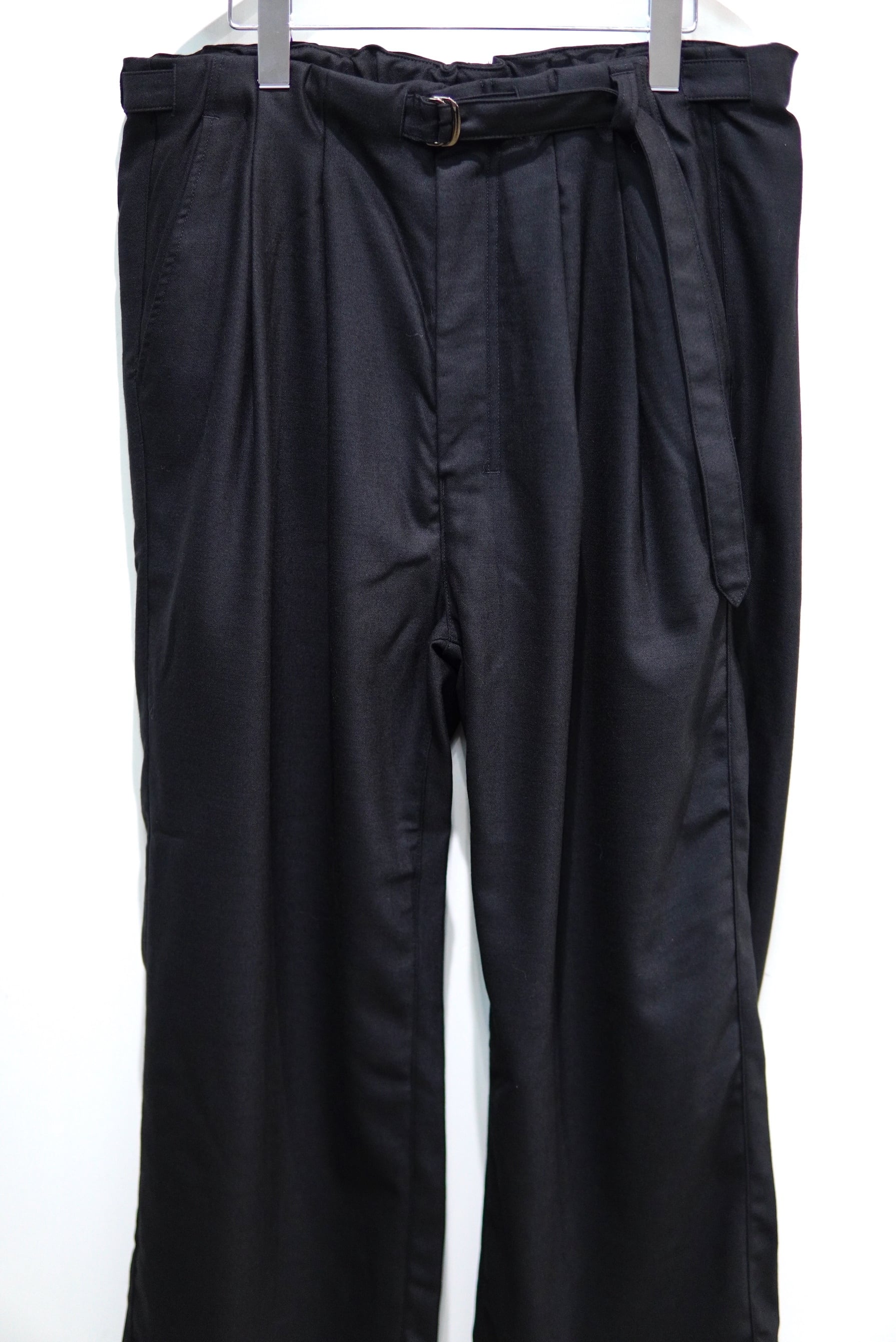 ANCELLM / WOOL SATIN BELT-LESS SLACKS / ANC-PT127 | POETRY