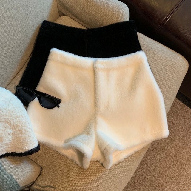 Feminine fur shorts pants 124820