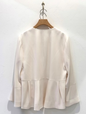 ペプラムジャケット