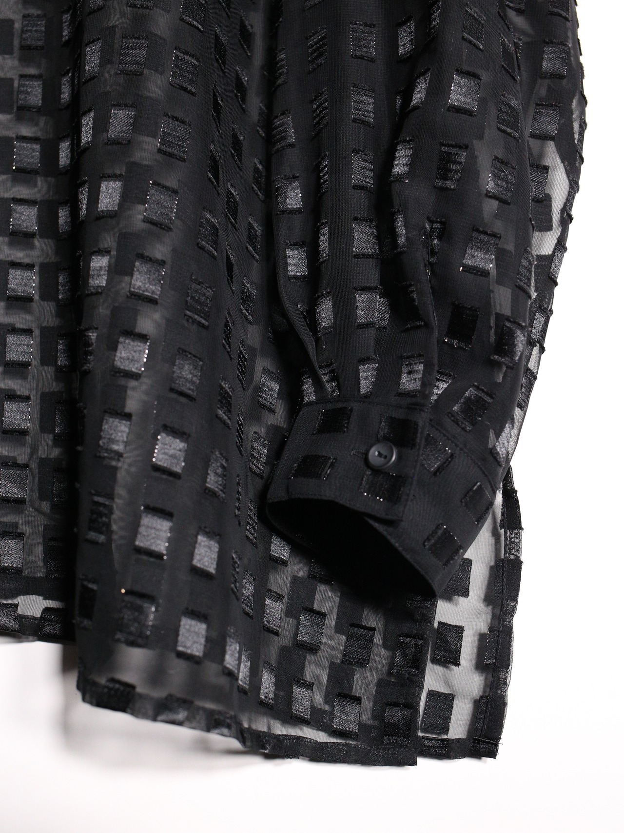 square panel pattern over silhouette sheer shirt - 11
