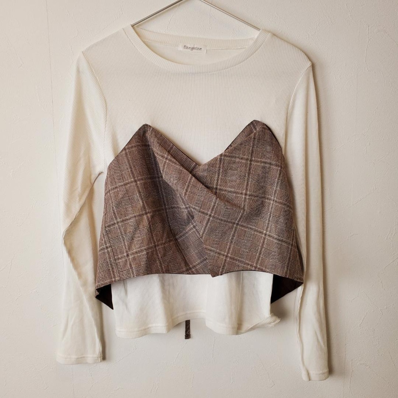 【USED】finegerine 白カットソー　かわいい　冬コーデ　美品