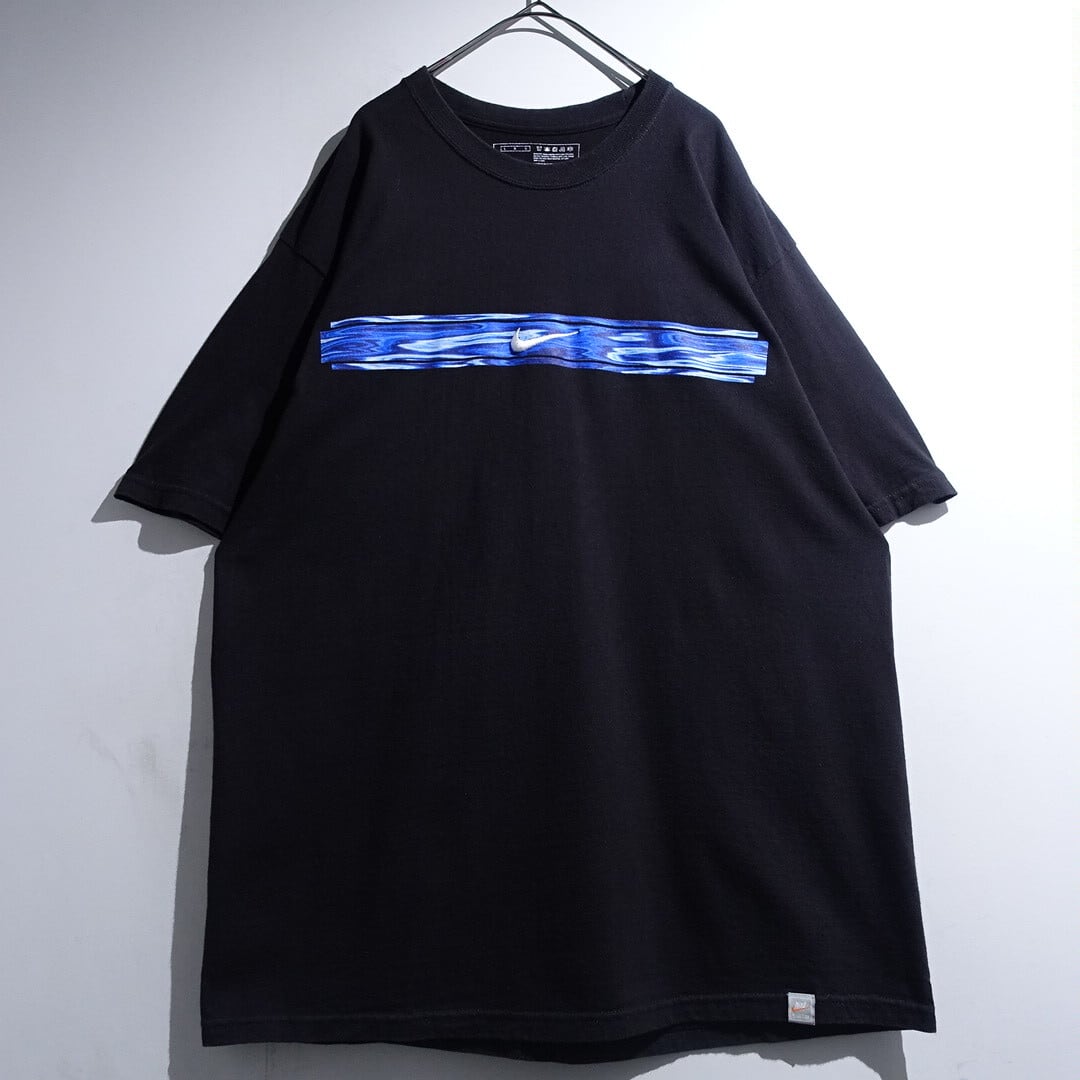 "NIKE" Black Embroidered Swoosh Line Design T-Shirt