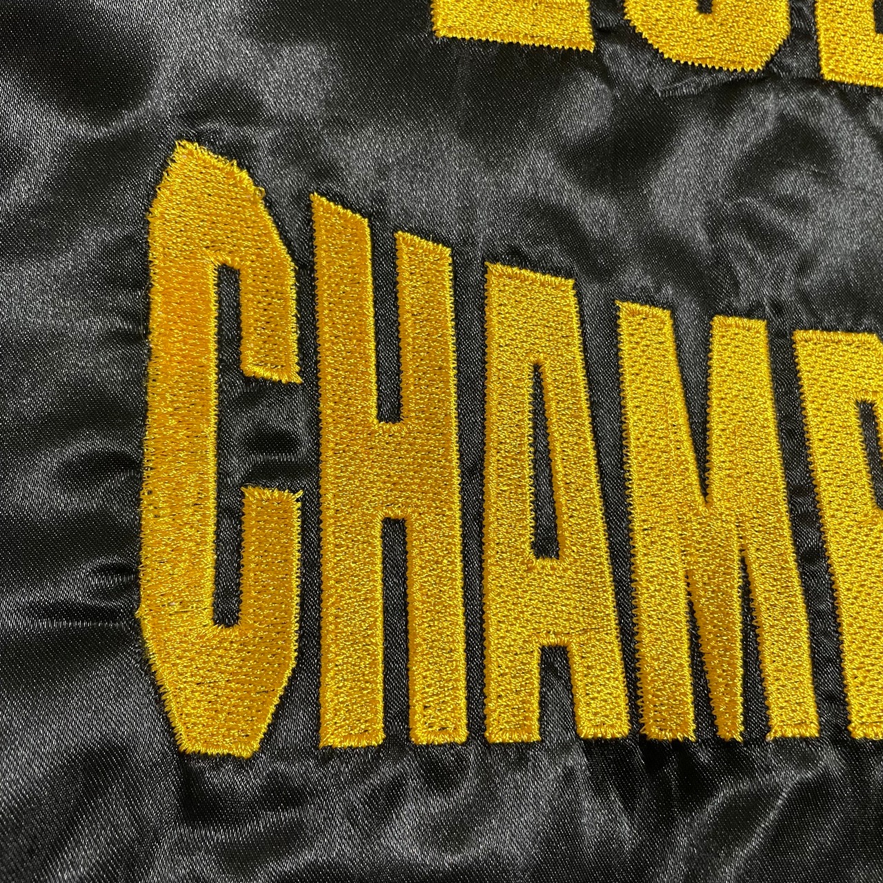 【VARSITY】UCA  CHAMPIONSHIP スタジャン チアリーディング 刺繍ロゴ ワンポイント バックロゴ LARGE US古着