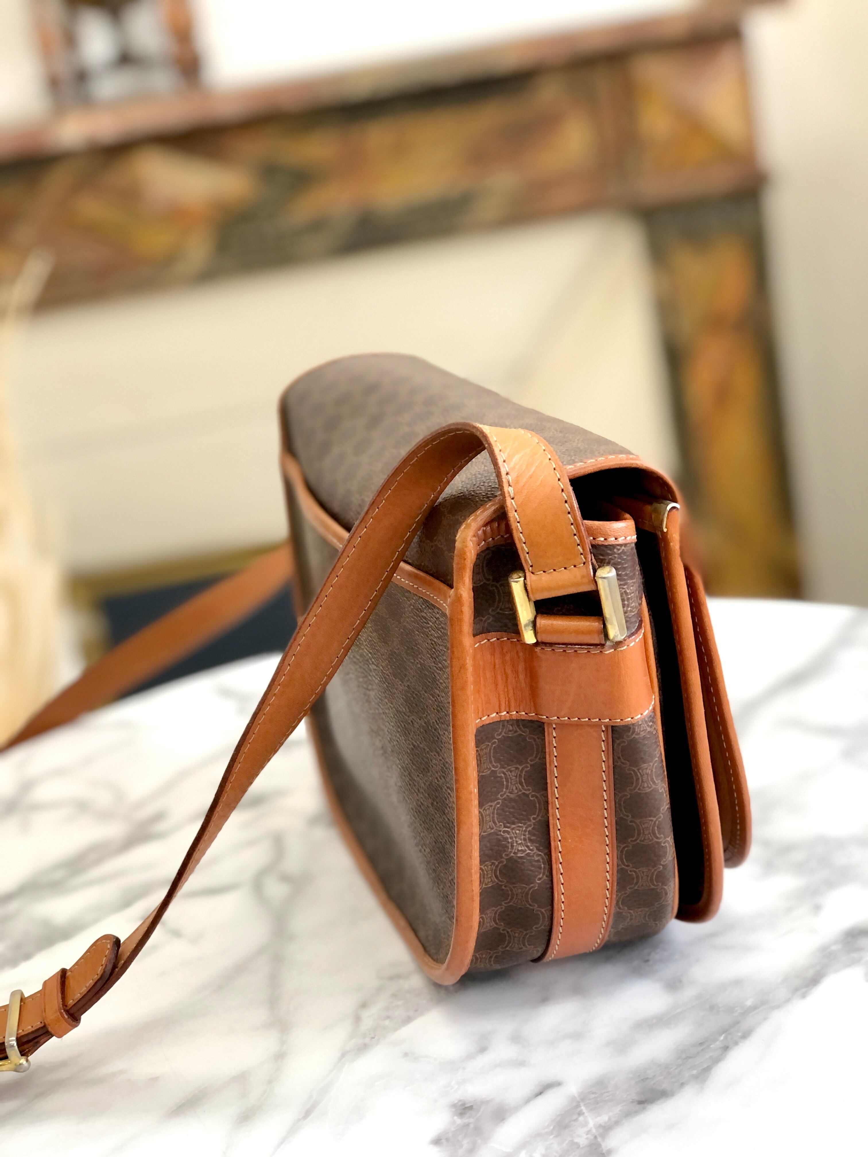 CELINE セリーヌ　マカダム　ブラゾン型押し　ハーフムーン　フラップ　ショルダーバッグ　ブラウン　vintage　ヴィンテージ　オールドセリーヌ　 x562cx | VintageShop solo powered by BASE