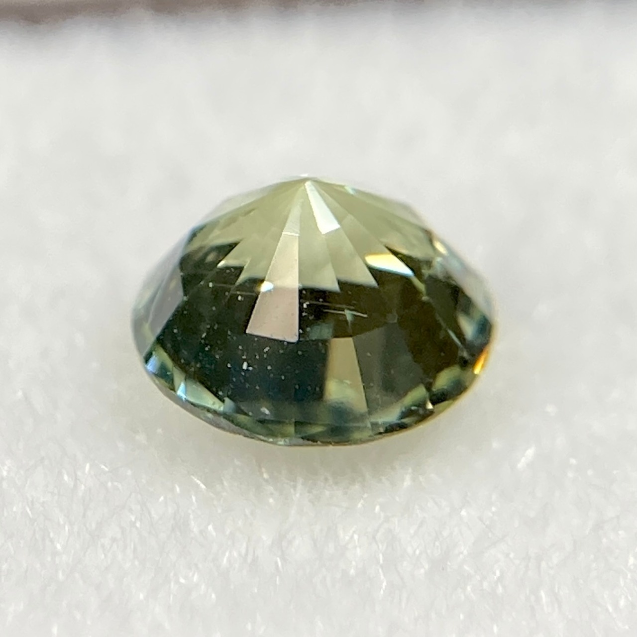 丸いサファイア 緑系 約4.4mm r-0183