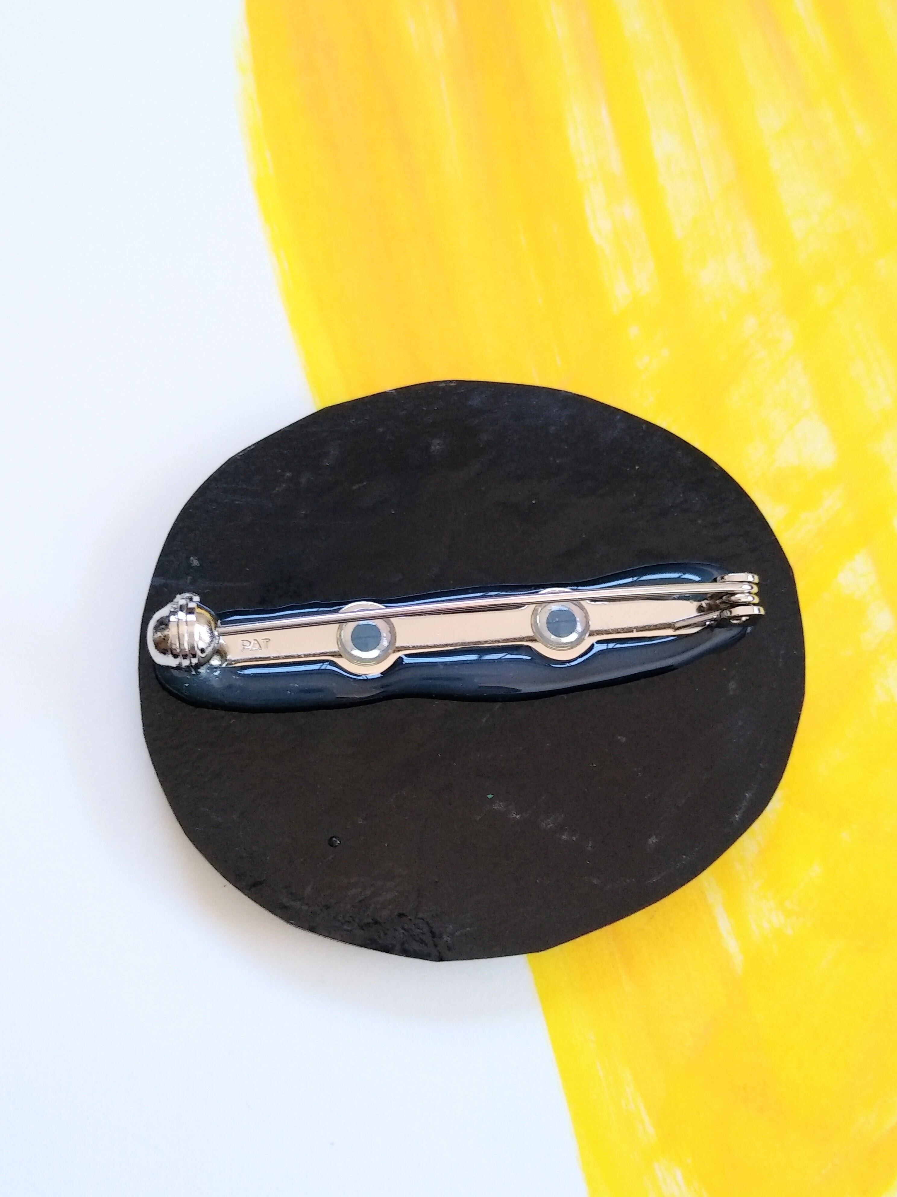 ヘンテコ ブローチ 「そぼろ丼」