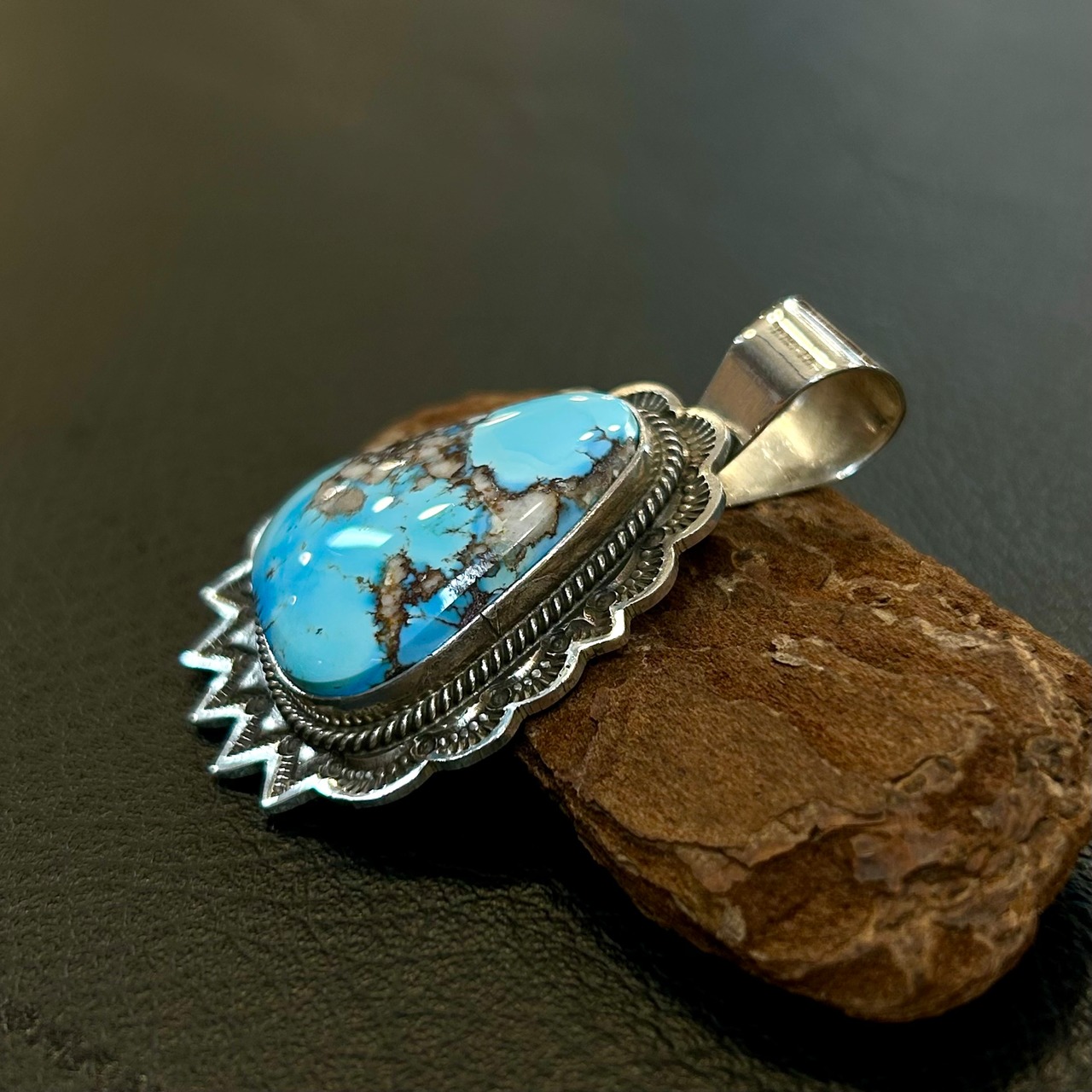 アンディキャドマン(AndyCadman) ゴールデンヒルスタンプワークTOP - 2