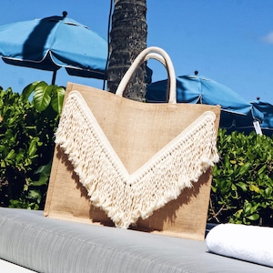 Jute V Fringe Bag