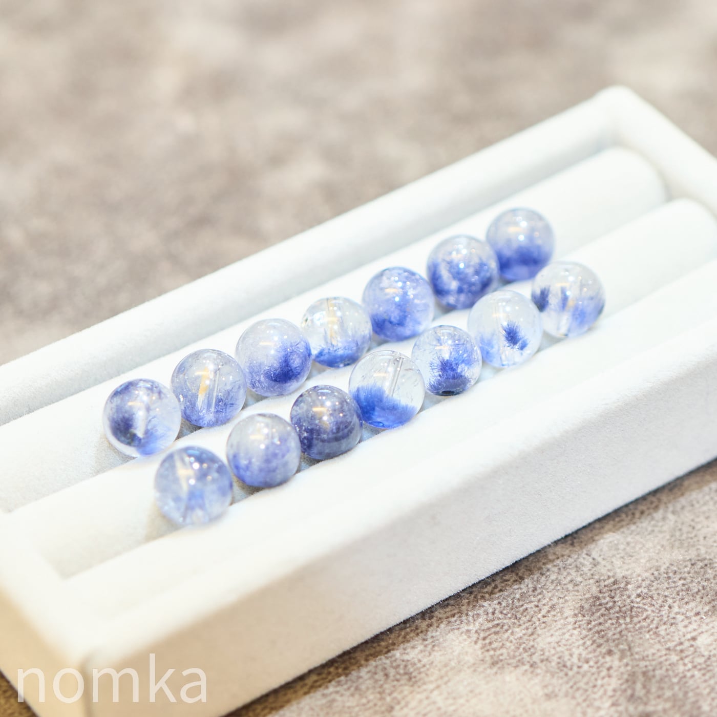 水晶に咲く青い花】ブラジル産 デュモルチェライトインクオーツ(高品質