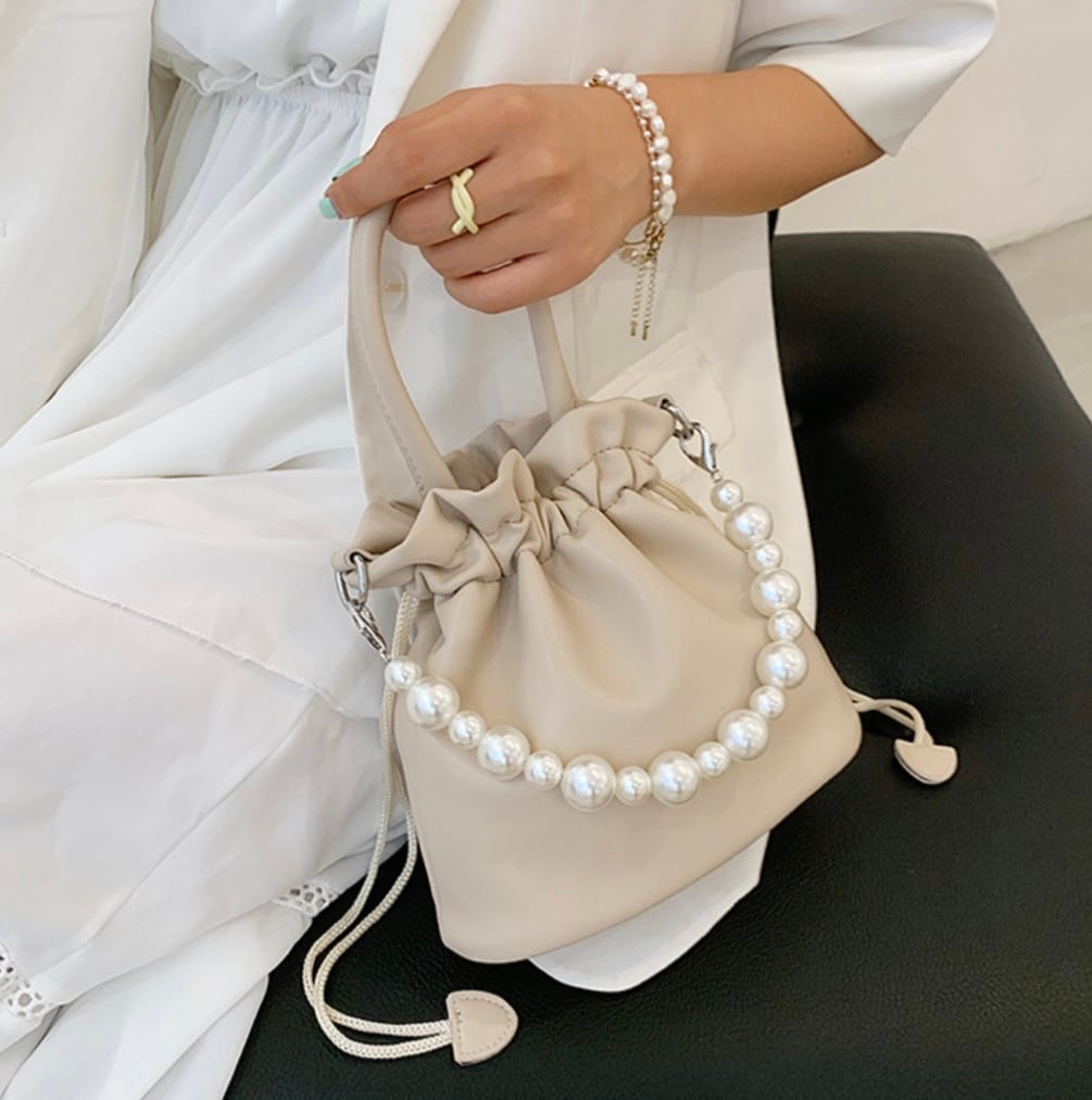 ミニチェーンショルダーバッグ パールハンドル prose verse（プロズヴェール）の「パールハンドルミニチェーンバッグ