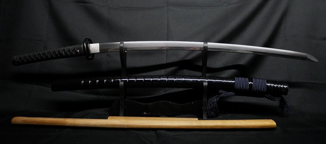 新々刀】72.5cm 刀身重量850gの豪刀! 元幅約3.2cm 元重 約7mm 居合外装