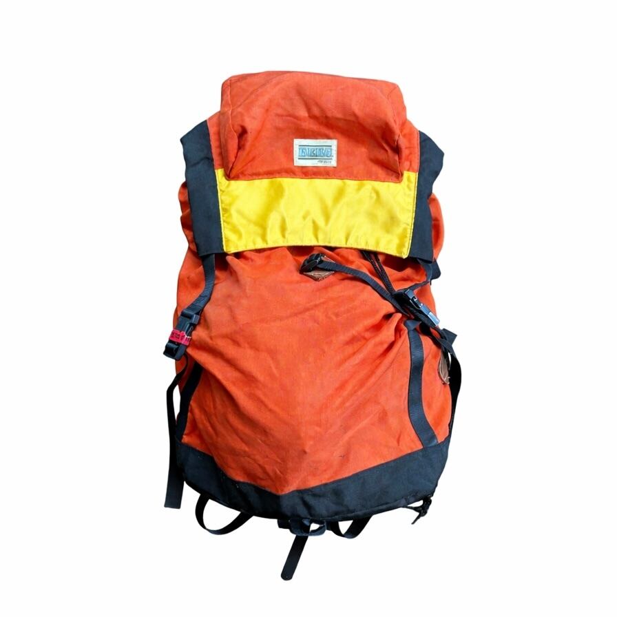 80s–90s MIZUNO Berg Backpack Vintage Red Nylon Daypack Large