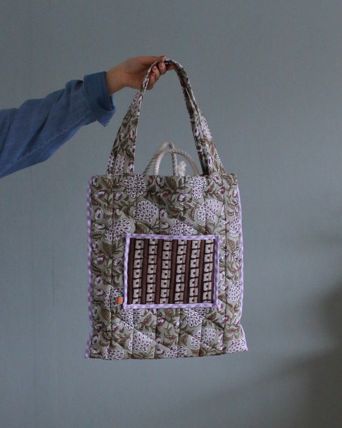 Block quilt tote. [KHK&BRW]