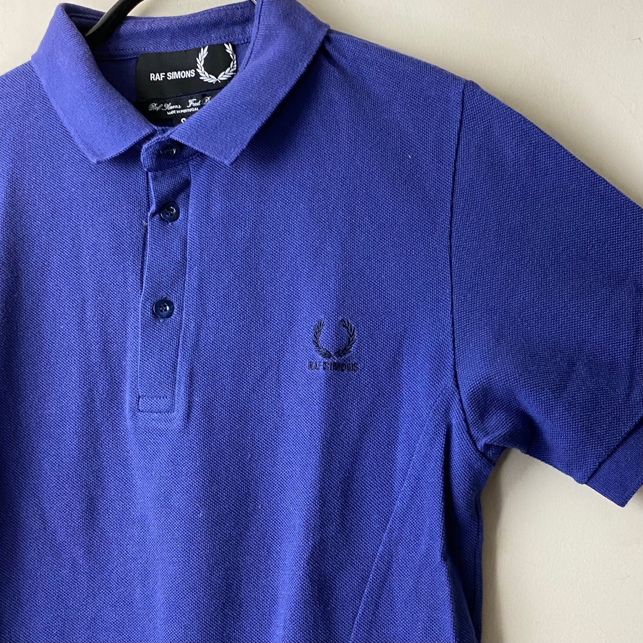 RAF SIMONS×FRED PERRY logo embroidery polo shirt | NOIR ONLINE