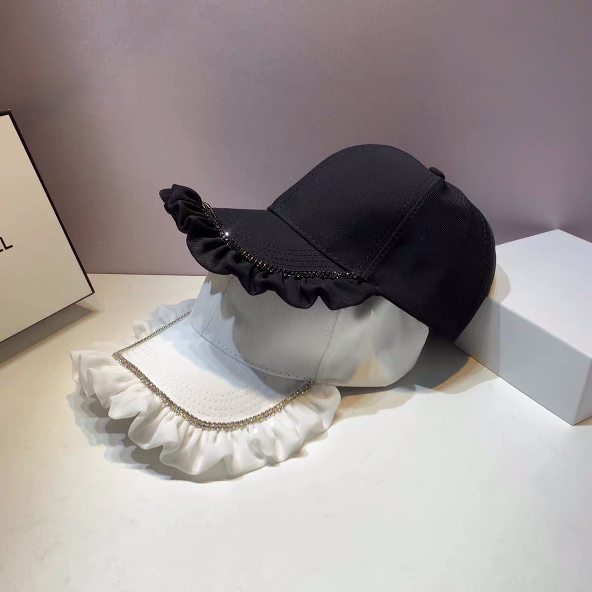 キャップ フリル 黒 白 リボン サンバイザー モノトーン 白黒