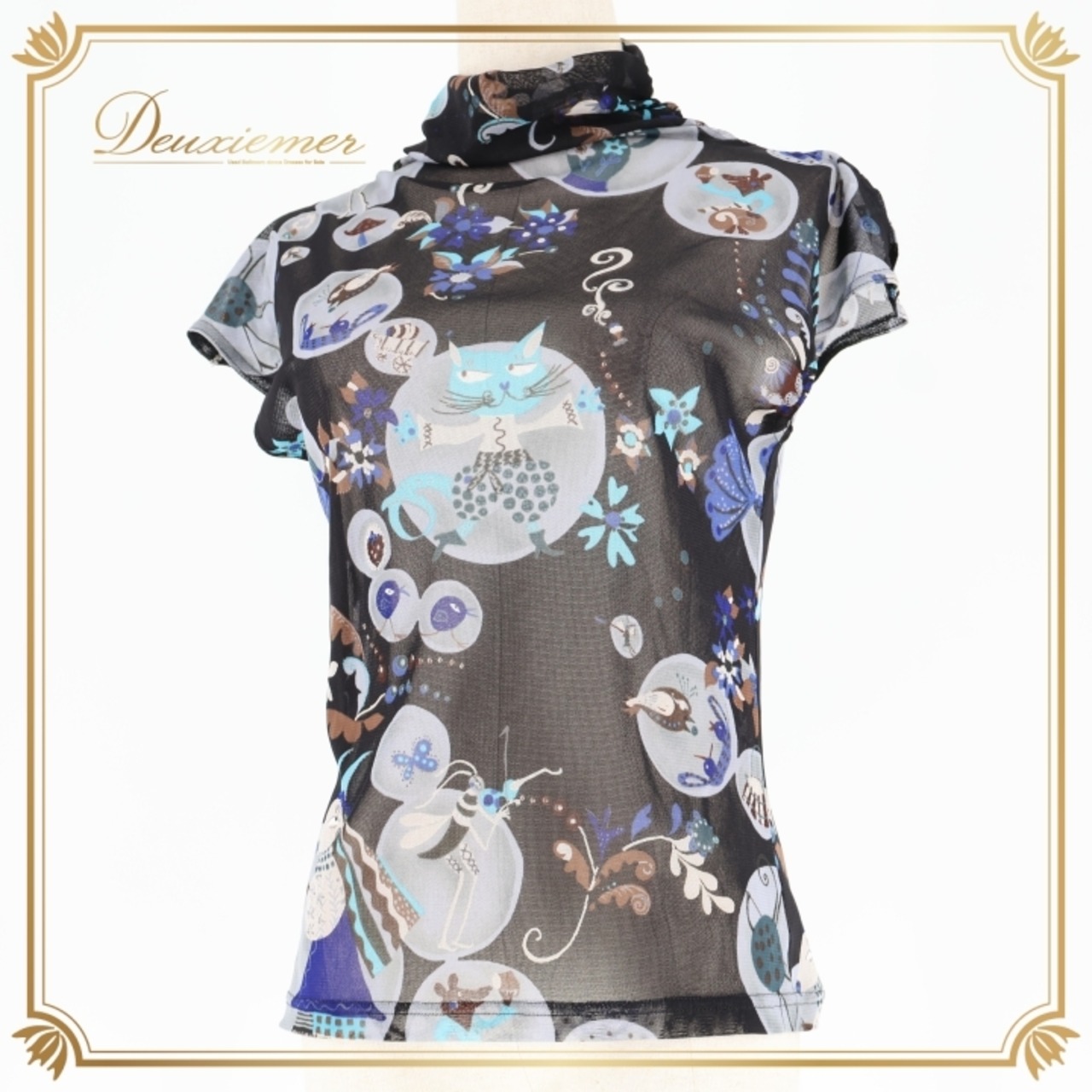 レディース トクコプルミエヴォル TOKUKO 1er VOL トップス ブラウス ブラック系 日本製 猫 柄 ハイネック タートルネック 透け感 メッシュ生地 黒 青 白 カジュアル 可愛い 華やか トクコ グレイ系 ブルー系 ホワイト系