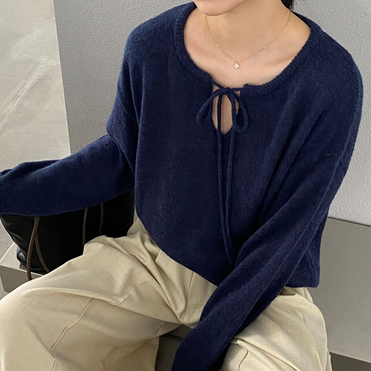 フロントタイラウンドネックニット a0561