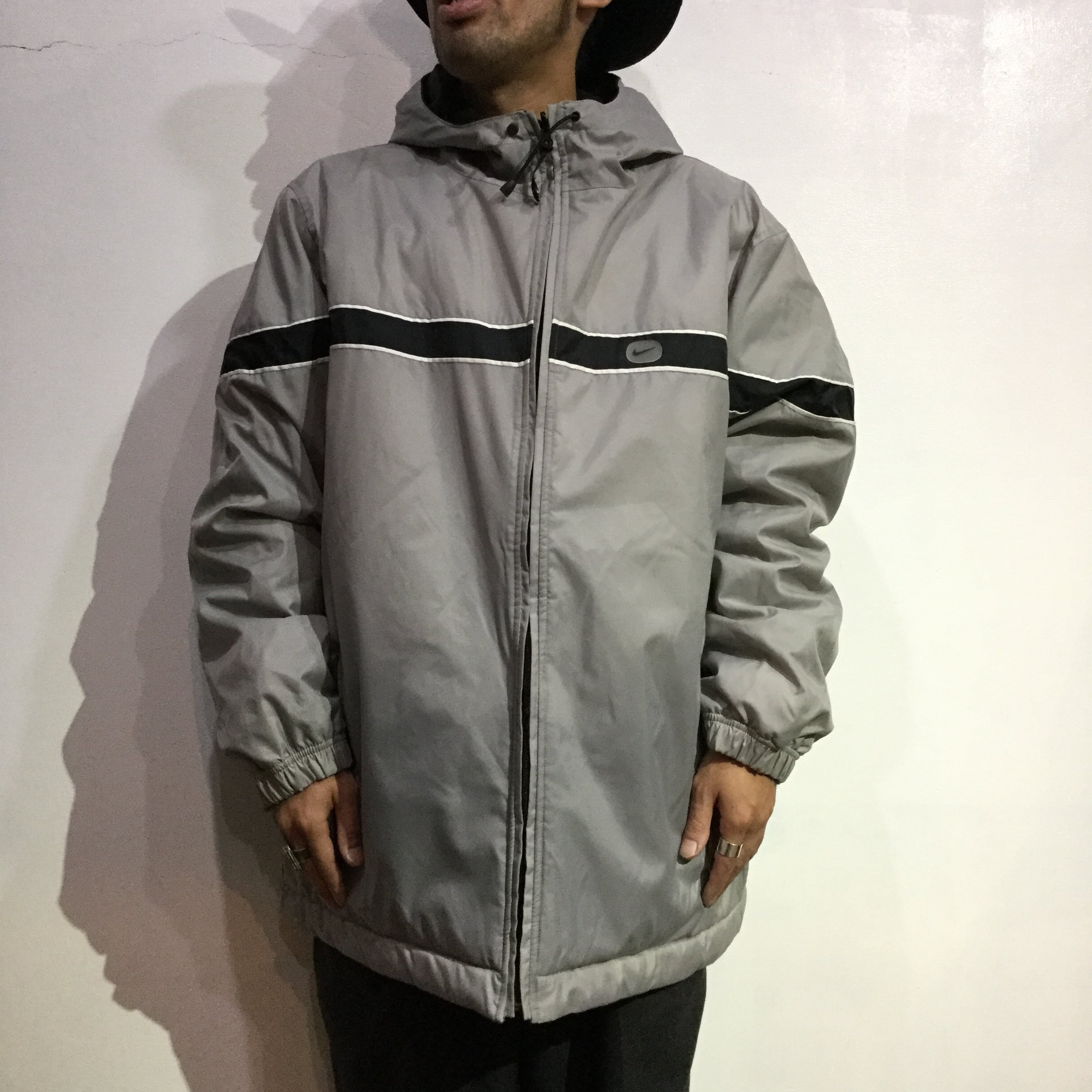 送料無料』NIKE リバーシブルジャケット ナイロン フリース L ス 