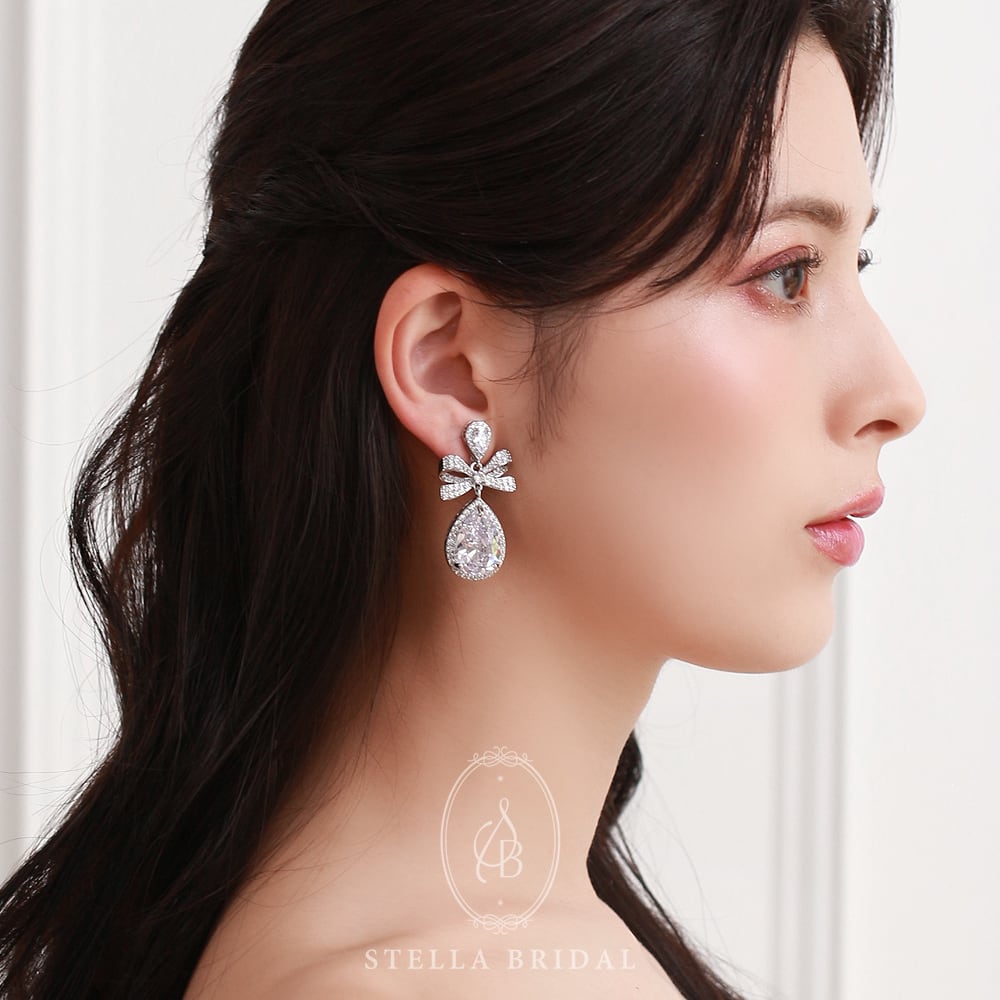 デザイン・モチーフ別 | STELLA BRIDAL - オシャレ花嫁さま御用達