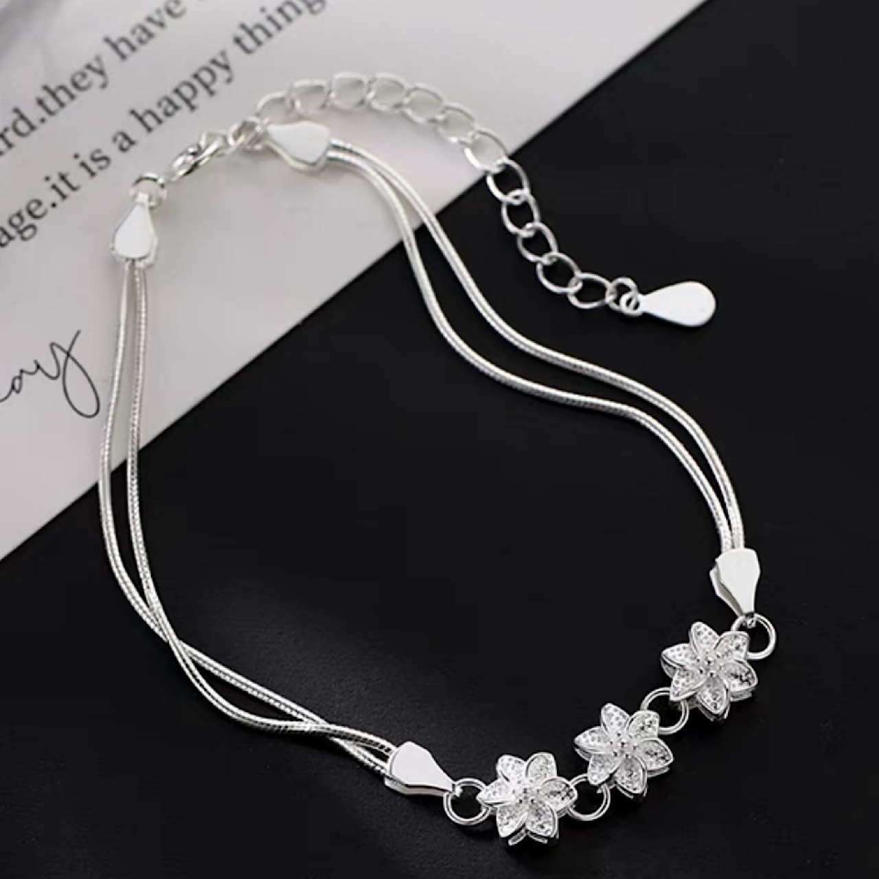 かわいい お花柄 ホワイト ブレスレット