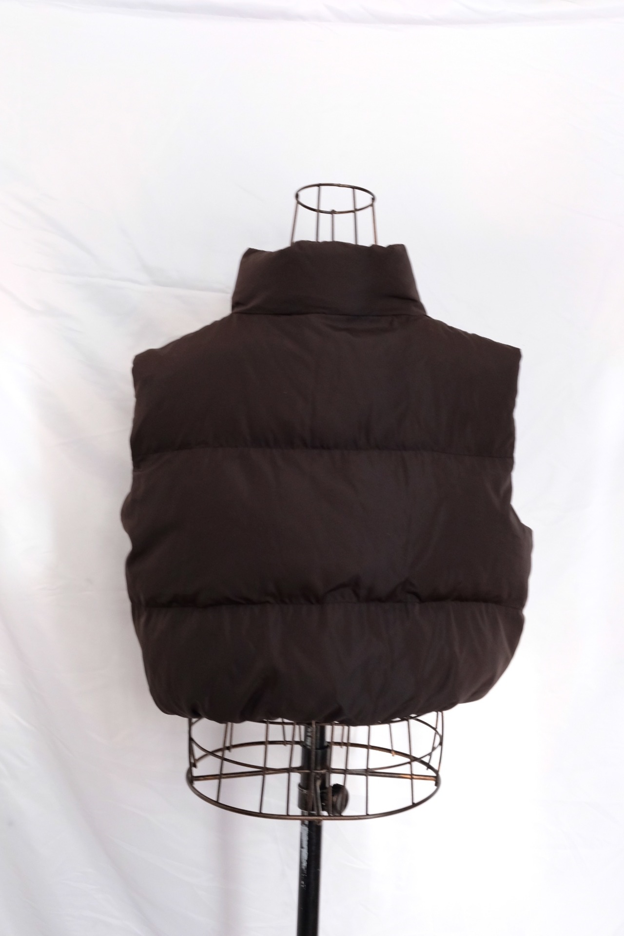 Short down vest