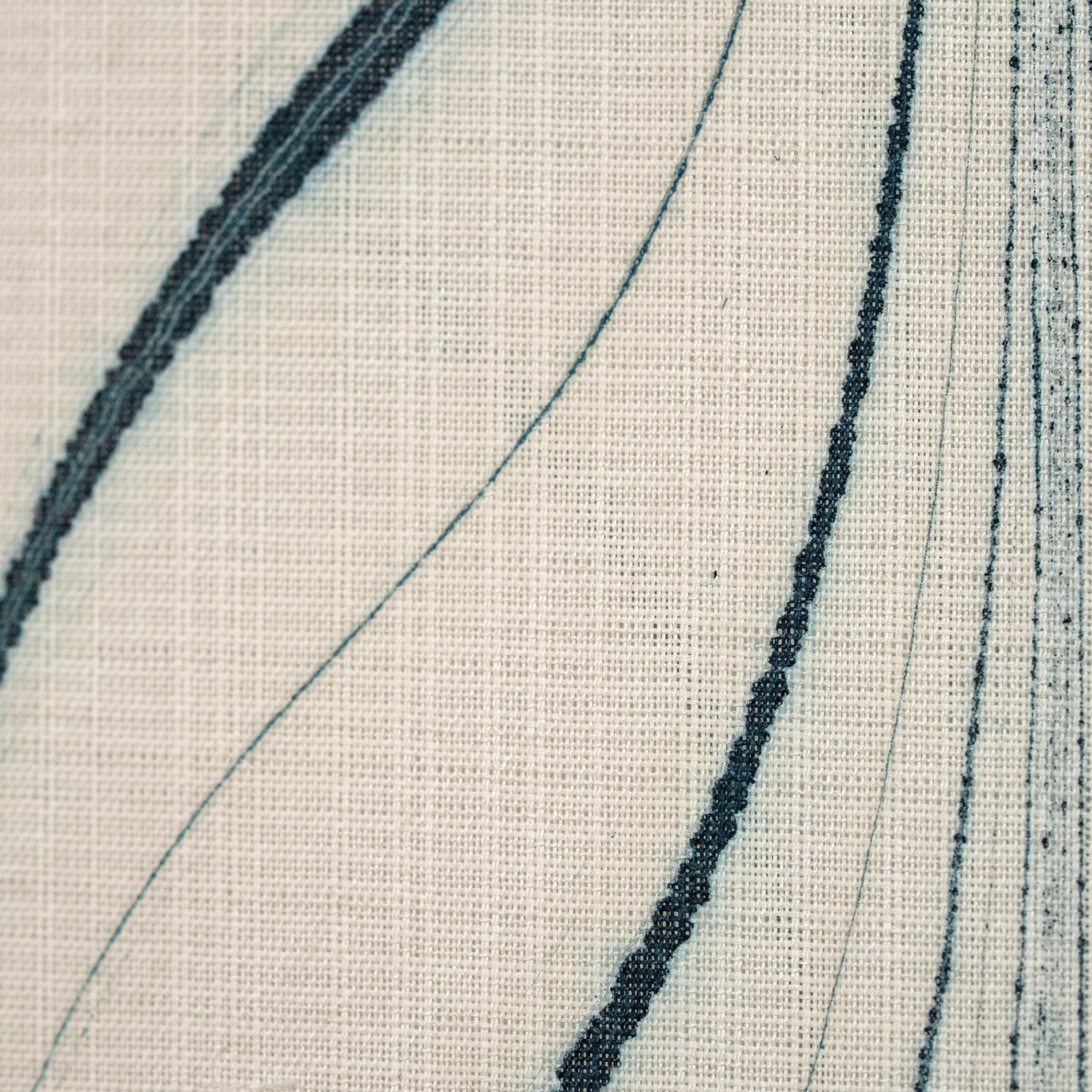 セオアルファ「濃紺×グレージュ〜arrange凛〜」ドット〜浴衣・夏着物・単衣