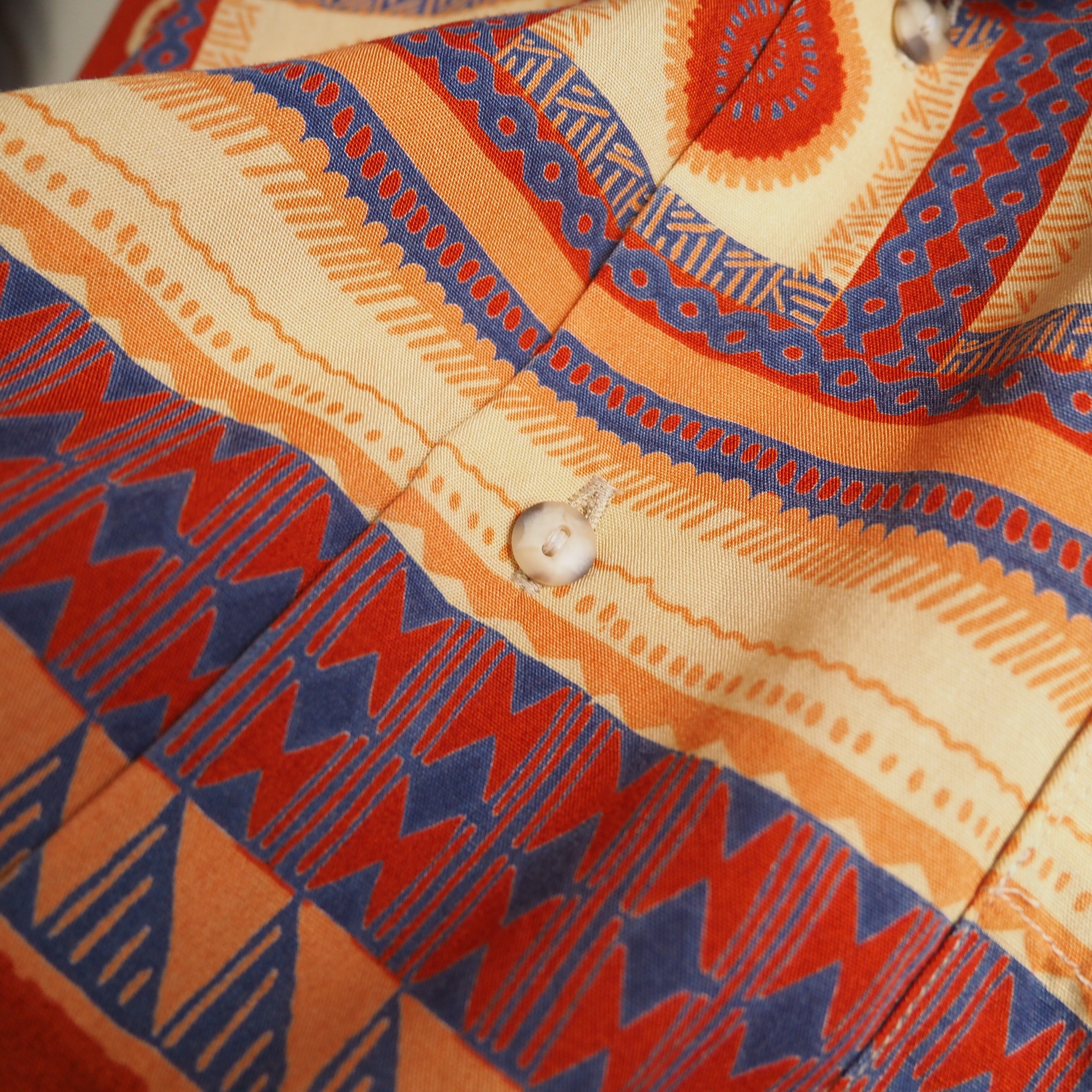 1990s ” Lapas homme ” Calm ethnic pattern vintage Drape loose rayon shirt