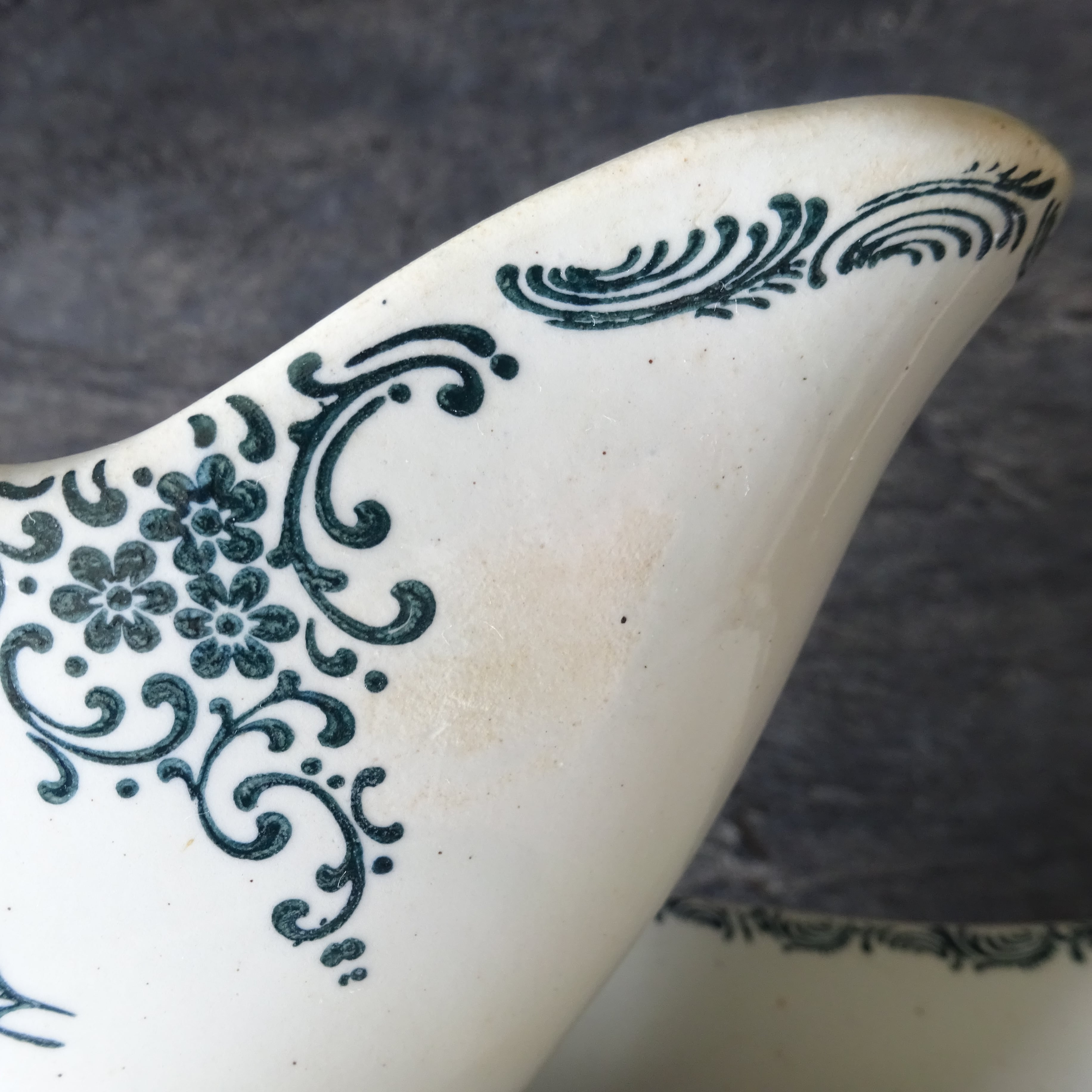 Saintt-Amand-les-Eaux*décor《éventail et fleurs》Saucière