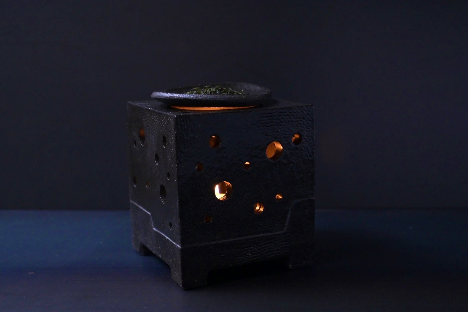 地の香炉 Amazon｜香炉ホルダー、逆流香炉薪ストーブ香炉セラミック滝煙香