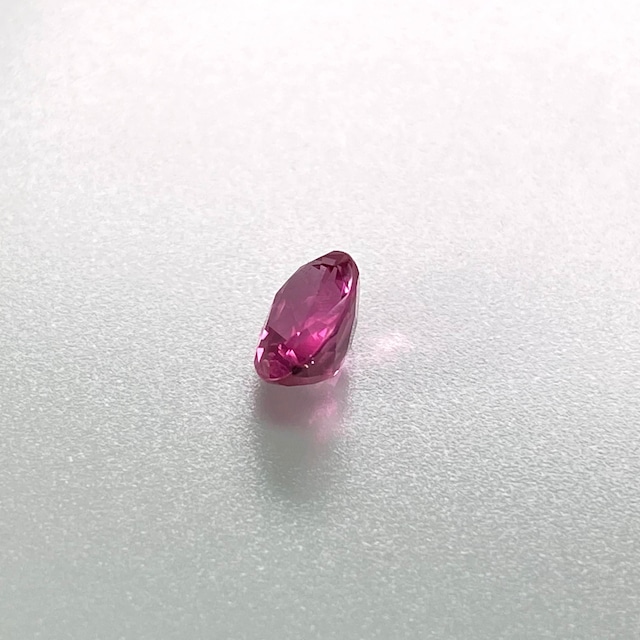 ⁂天然⁂　◇アヤナスピネル◇（蛍光）　0.92ct　タンザニア産