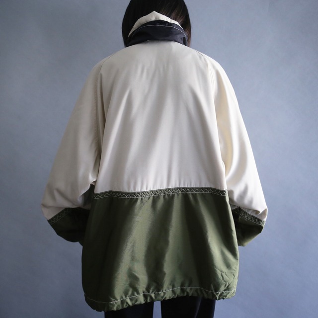 switching and embroidery gimmick design over silhouette anorak parka