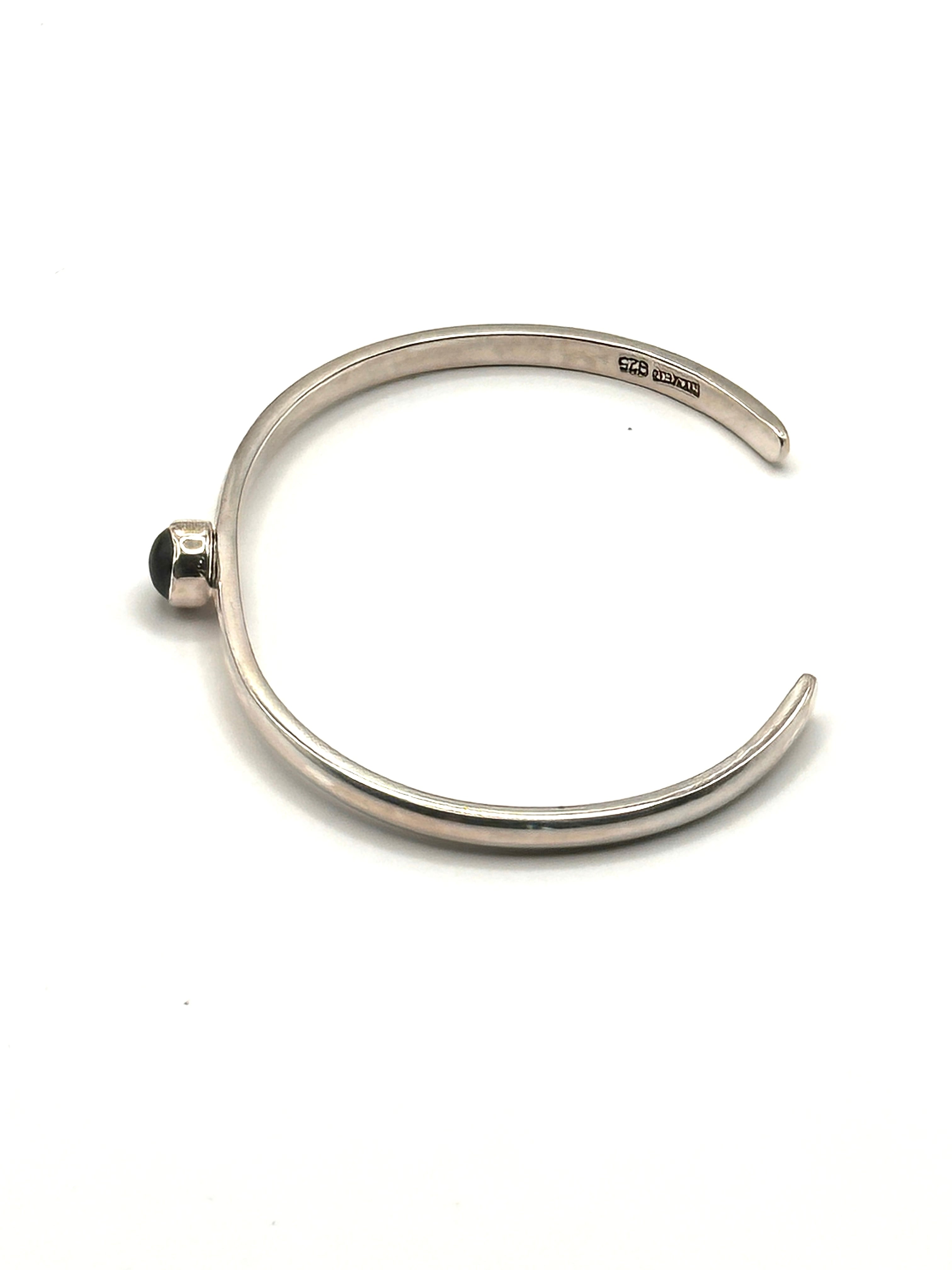 Ericka Nicolas Begay ONYX Bangle | OLD HANNNA