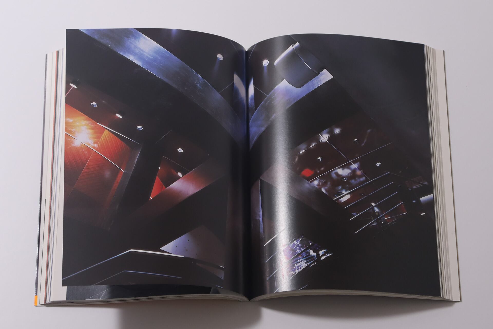 STARCK / Philippe Starck | CROSS_BOOKSHELF | VISIONAIRE