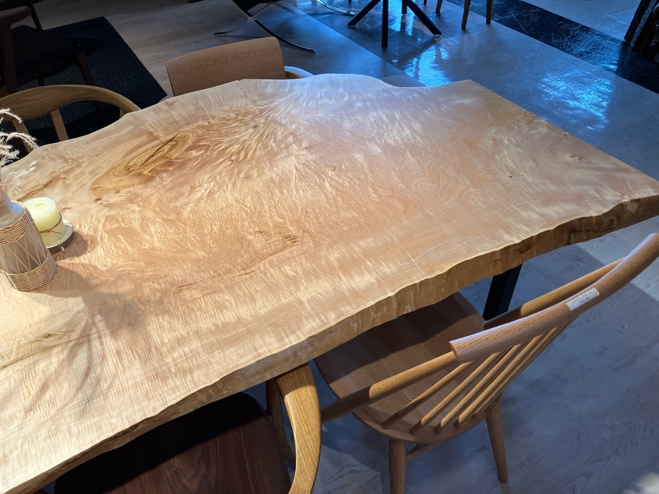 Premium】白栃（トチ）_2400×700-940-830×60_青山店_テーブル天