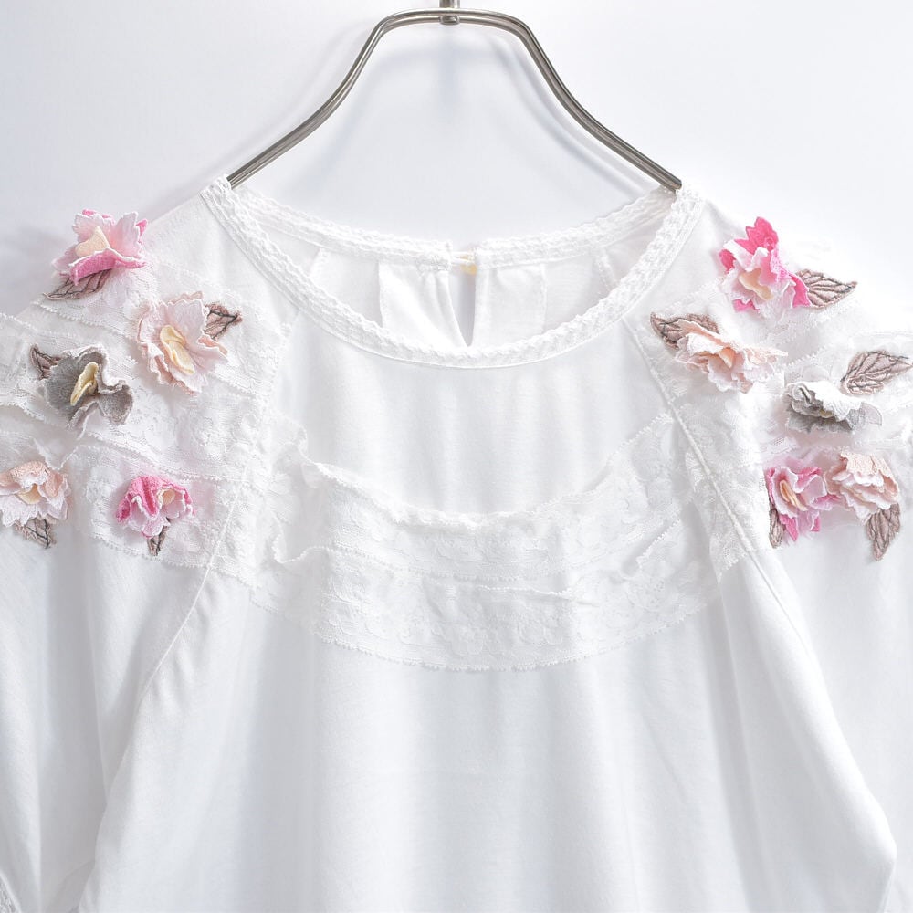 Used 3Dフラワーモチーフ 立体 花刺繍 レース使い パフスリーブ カットソー ファンシー レトロ Tシャツ ホワイト ヴィンテージ ビンテージ 古着 レディース サイズ相当