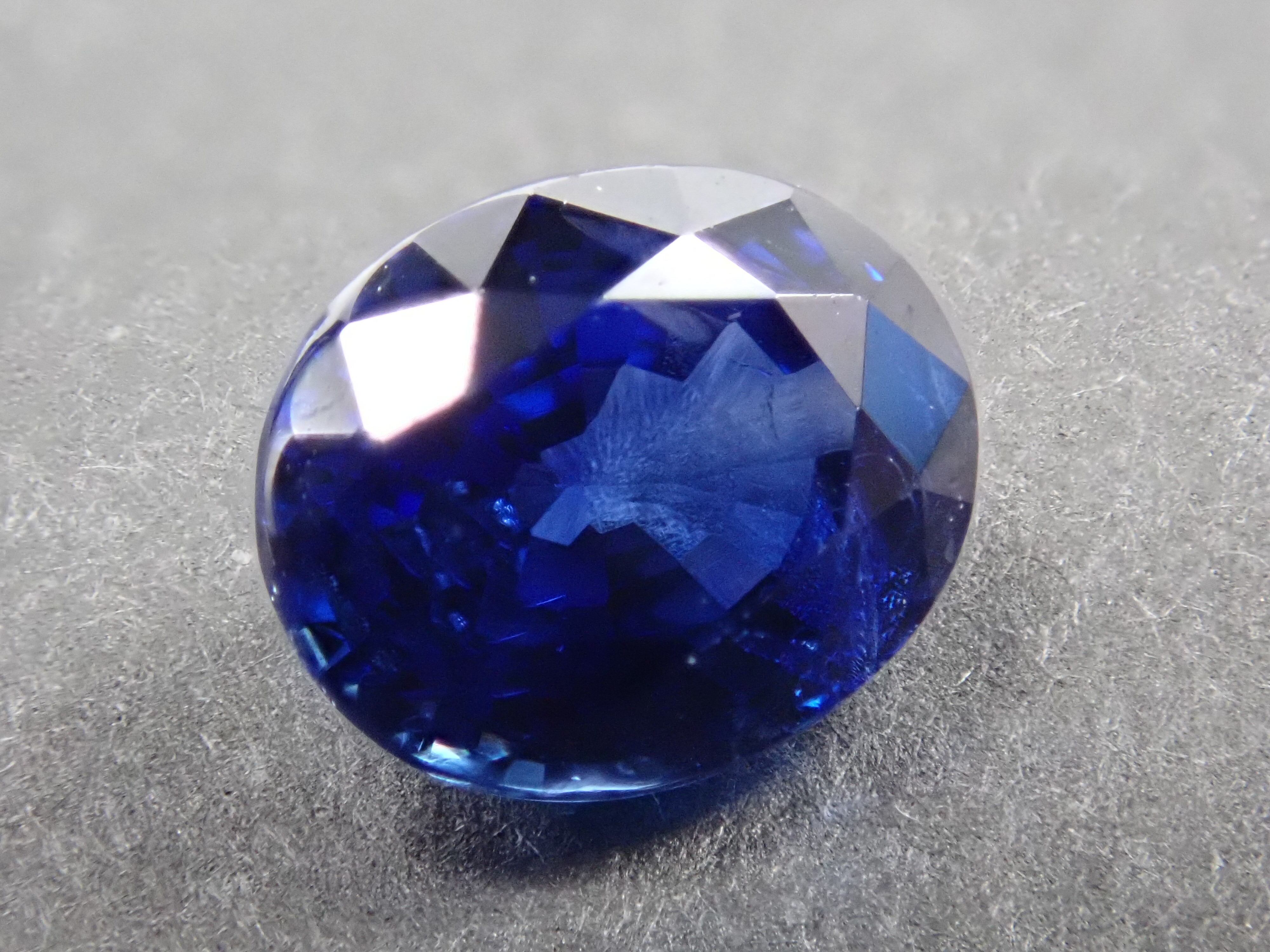 ブルーサファイア 0.902ct