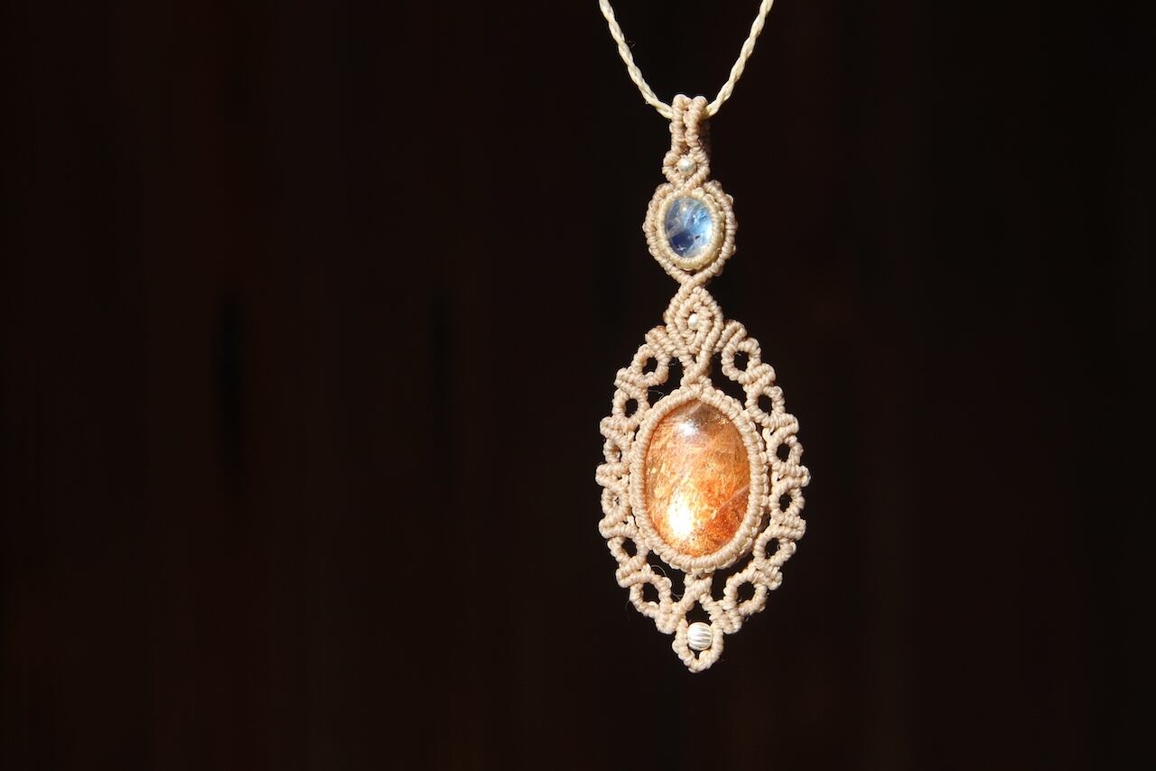 Sunstone  & Rainbow moonstone micro macrame pendant