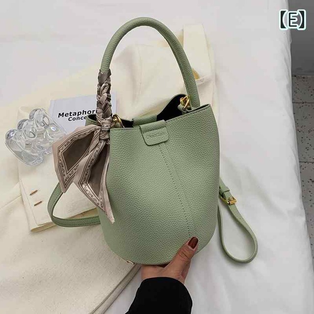 ハンドバッグ ショルダーバッグ バケツ型 女性用 レディース 黒 白 ピンク 緑 黄色 スカーフ レトロ 個性的 小バッグ ミニ 上品 高級感 エレガント かわいい おしゃれ デート パーティーバッグ ガーリー 韓国系 女子 レザー フェミニン 小型