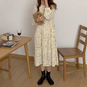 ドット裾プリーツワンピース　 A0309